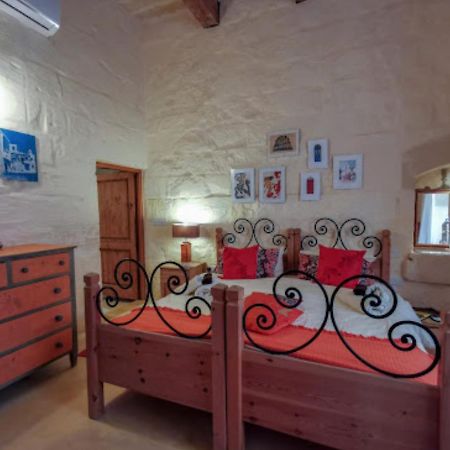 Peaceful Farmhouse Stay With Cozy Yard Għarb Extérieur photo