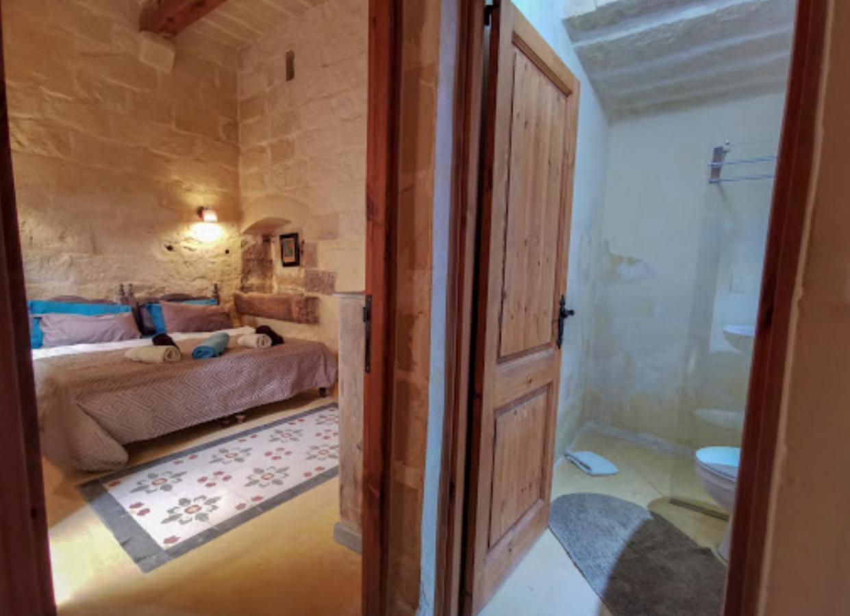 Peaceful Farmhouse Stay With Cozy Yard Għarb Extérieur photo