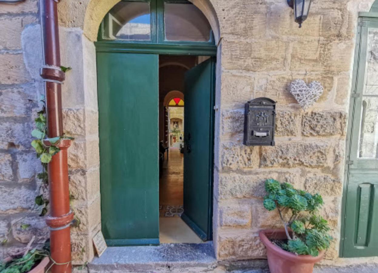 Peaceful Farmhouse Stay With Cozy Yard Għarb Extérieur photo