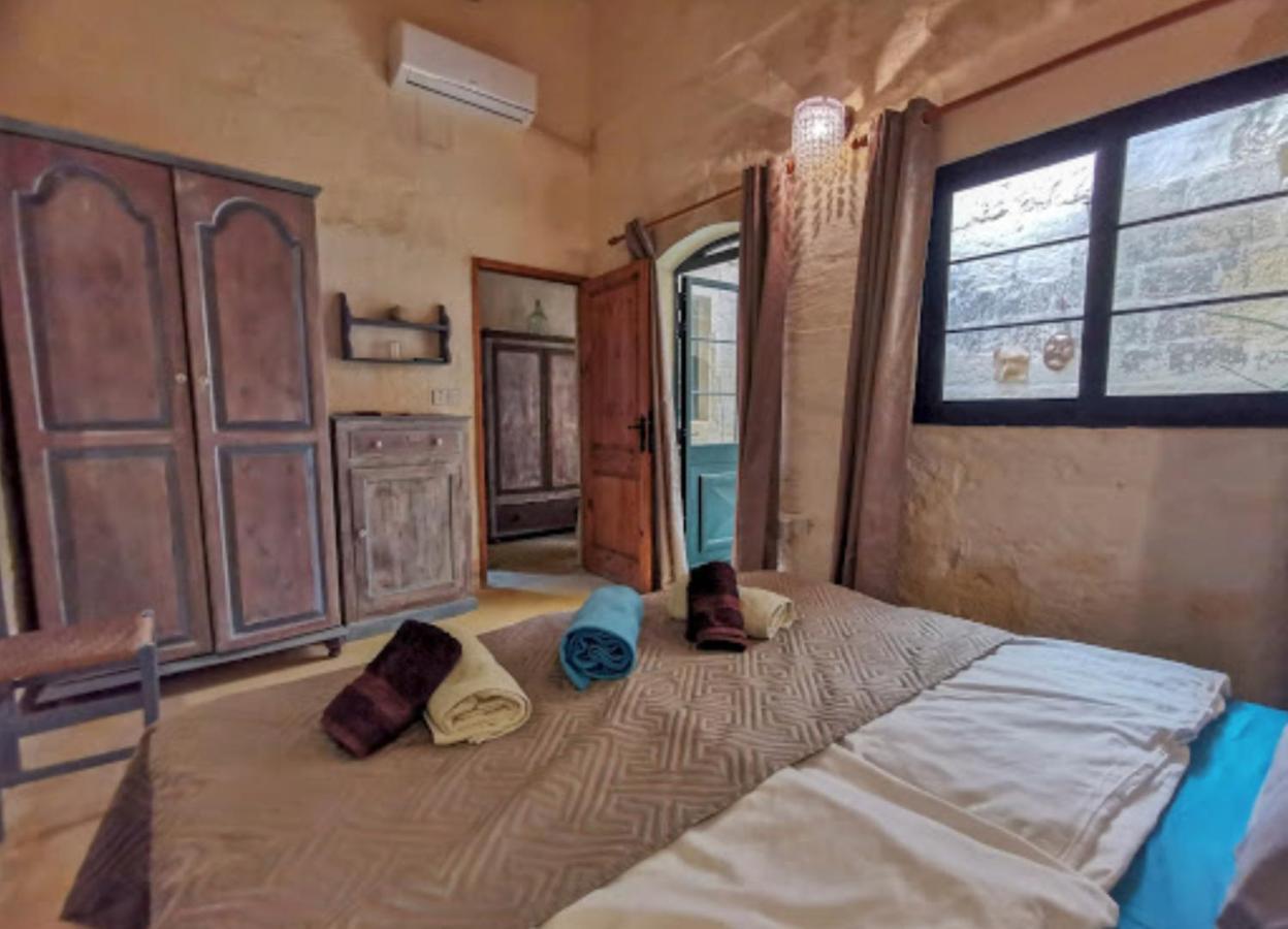 Peaceful Farmhouse Stay With Cozy Yard Għarb Extérieur photo