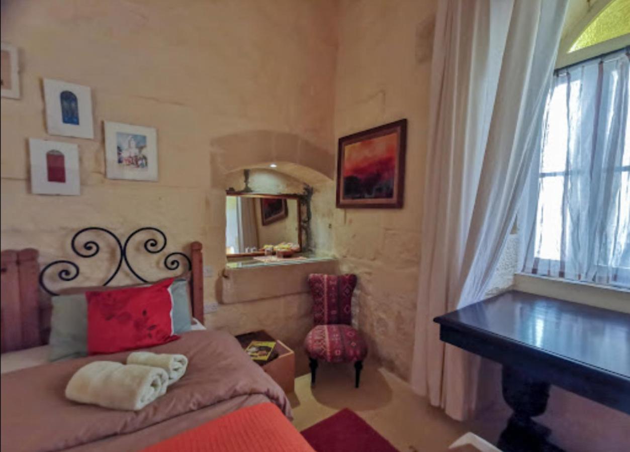 Peaceful Farmhouse Stay With Cozy Yard Għarb Extérieur photo