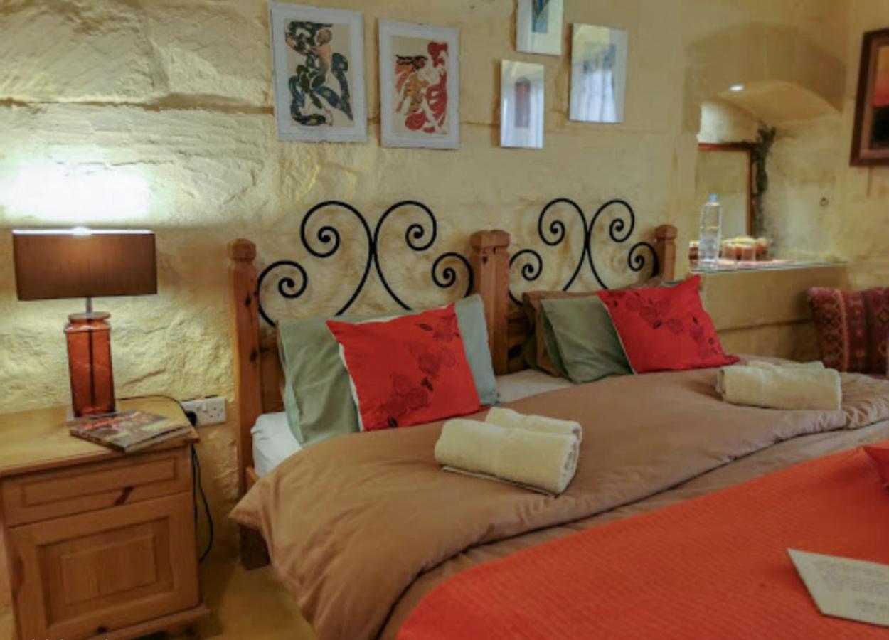 Peaceful Farmhouse Stay With Cozy Yard Għarb Extérieur photo