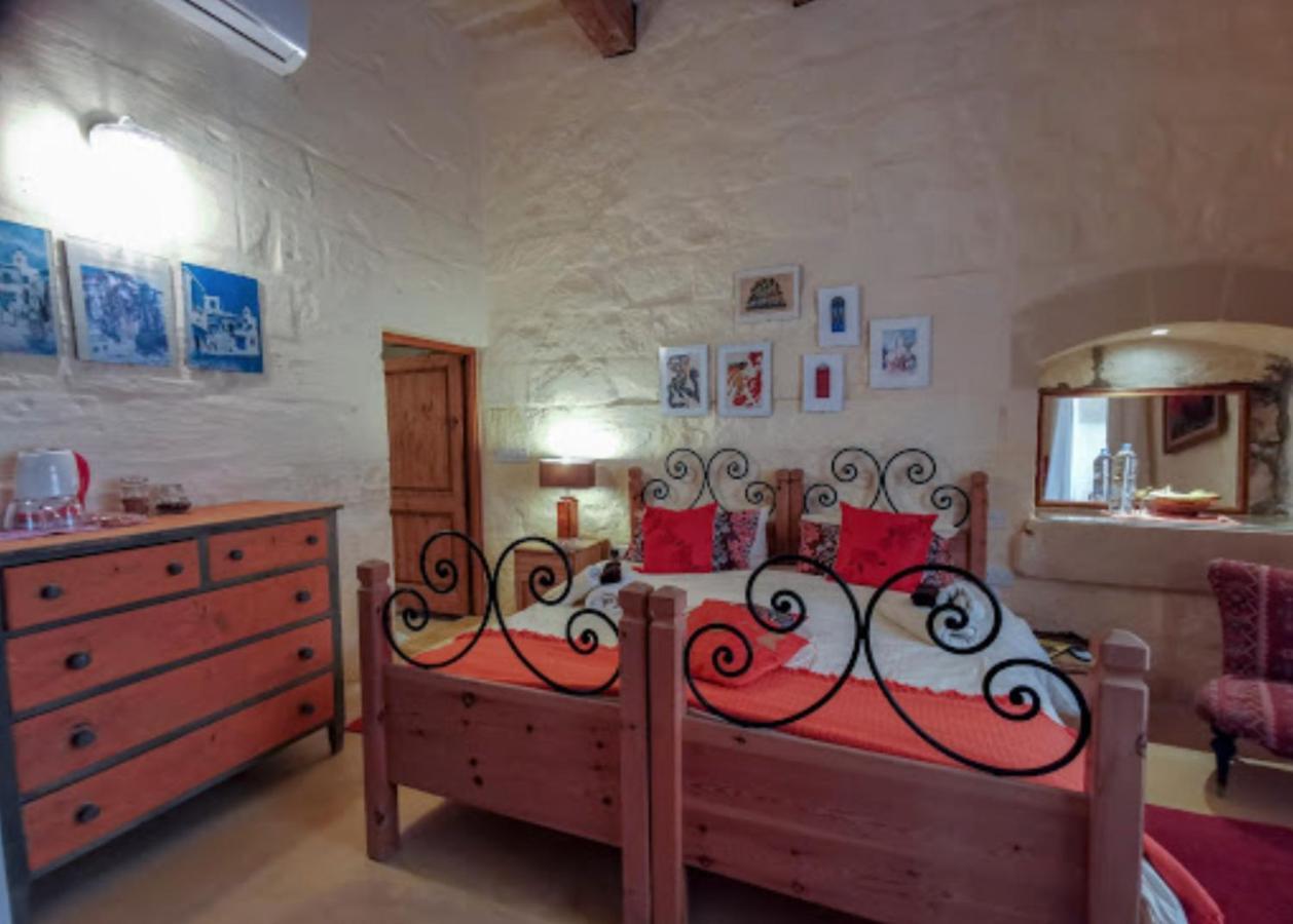 Peaceful Farmhouse Stay With Cozy Yard Għarb Extérieur photo