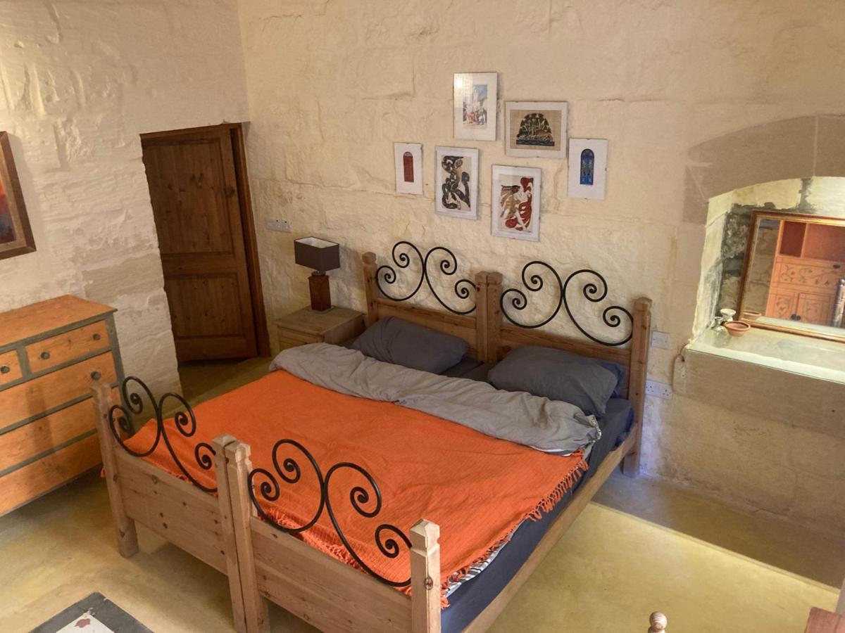 Peaceful Farmhouse Stay With Cozy Yard Għarb Extérieur photo