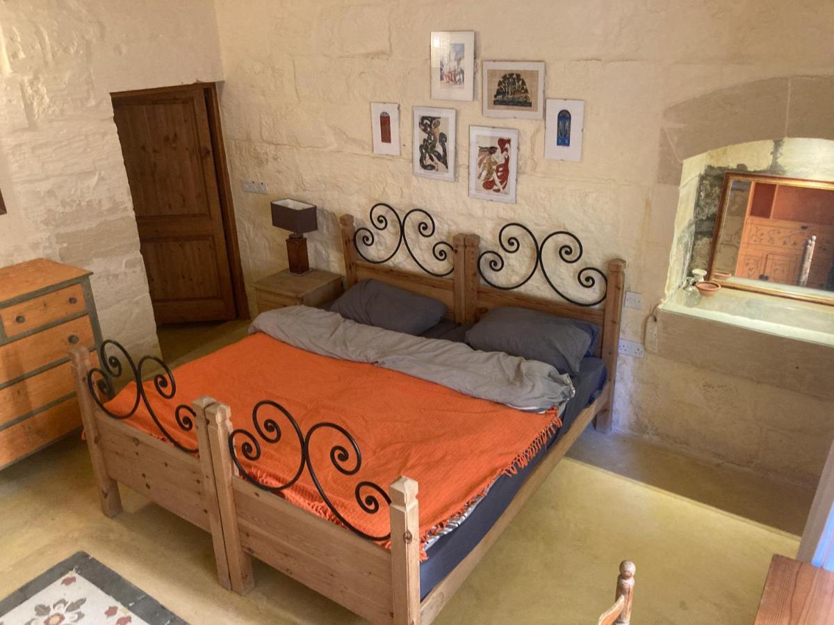 Peaceful Farmhouse Stay With Cozy Yard Għarb Extérieur photo