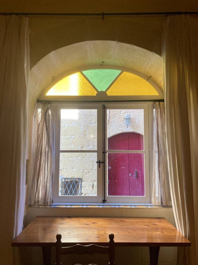 Peaceful Farmhouse Stay With Cozy Yard Għarb Extérieur photo