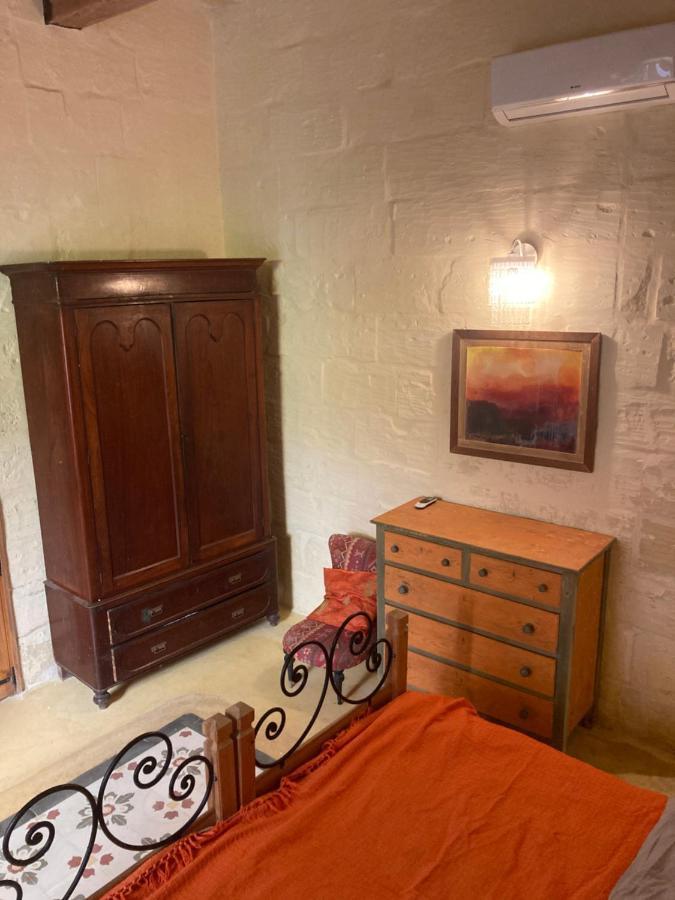 Peaceful Farmhouse Stay With Cozy Yard Għarb Extérieur photo